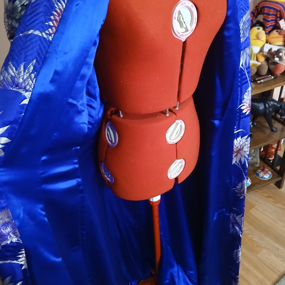 1930s Brilliant Cobalt Blue Silk Movie Star Dressing Gown - Picture 10 of 15